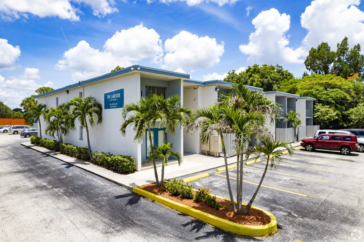 Photos and Video of The Lakeside at 2315 in Fort Myers, FL